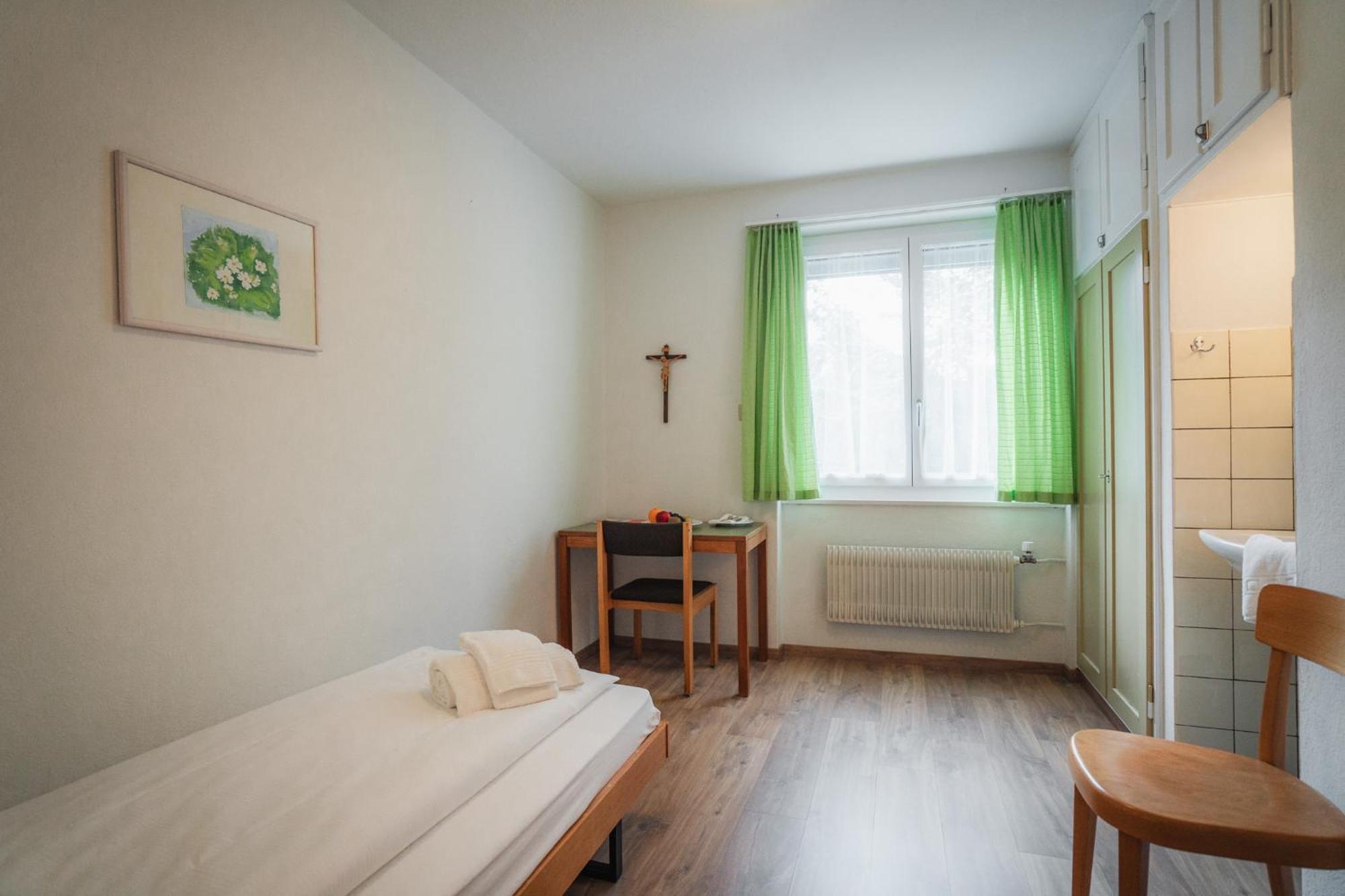 B&B Haus Schoenstatt Contactless- Check-In Бриг Екстериор снимка